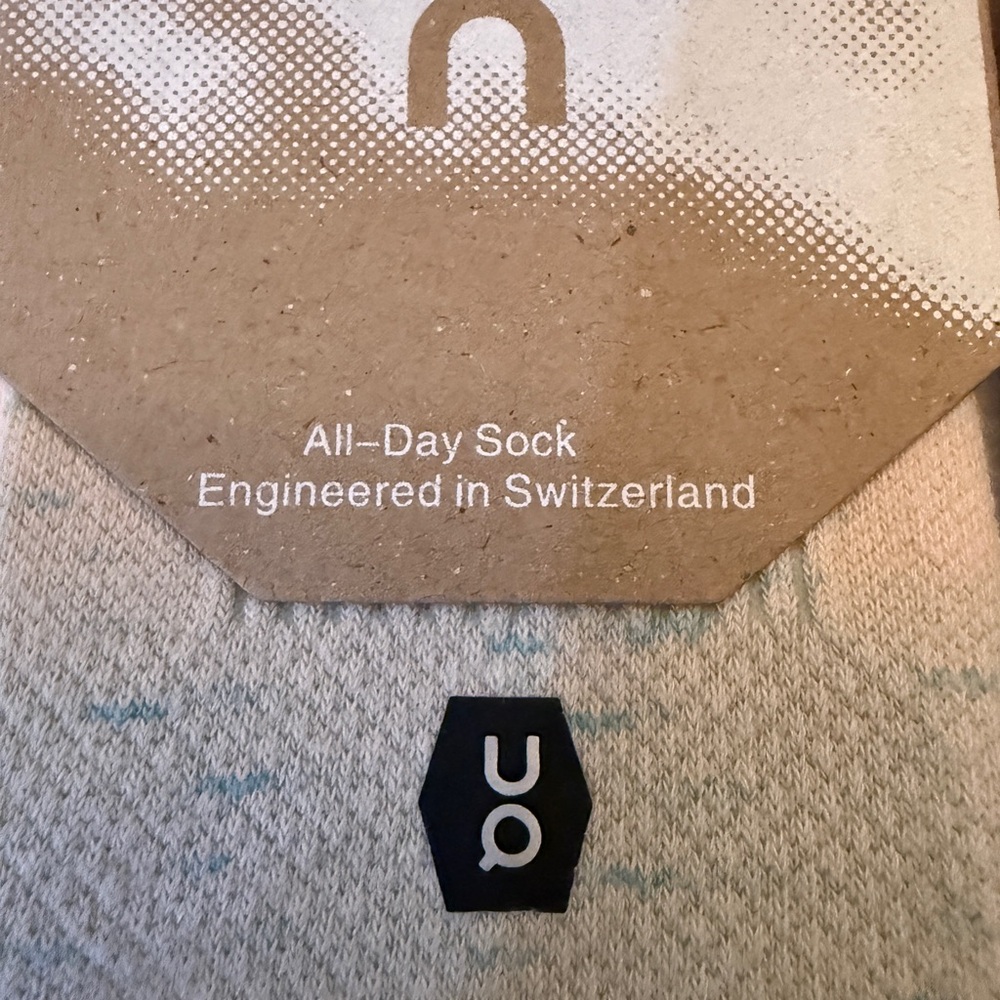 On Cloud Running‎ All-Day Socks in Navy and Gray/Pink - Size M NWT - Picture 2 of 4